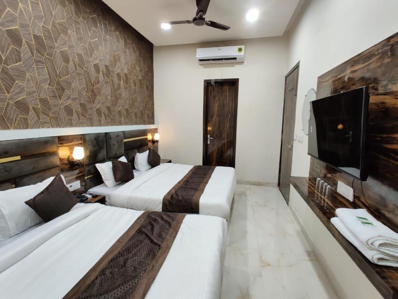Hotel Gs Amritsar 200 Mtr From Golden Temple Ngoại thất bức ảnh
