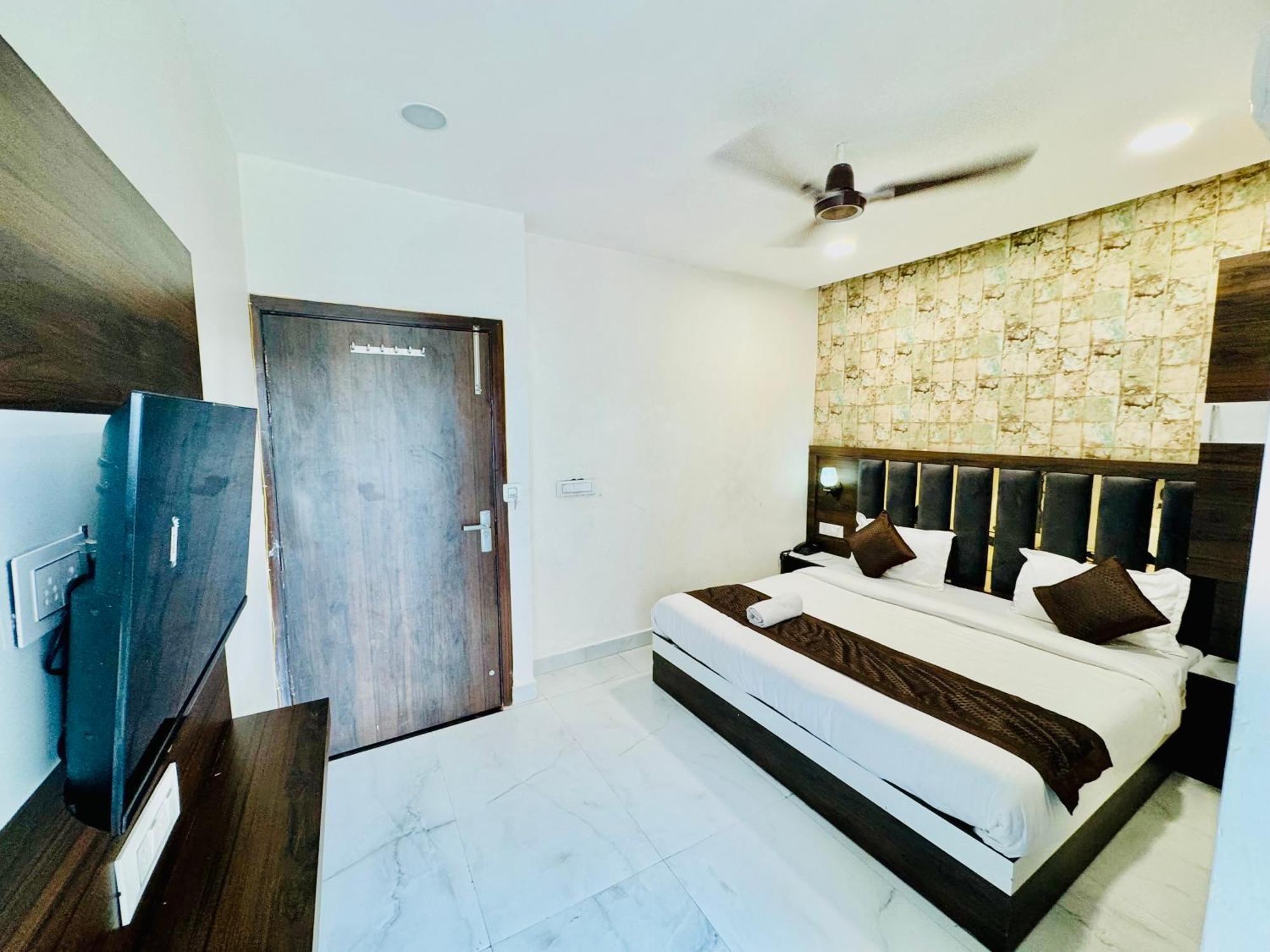 Hotel Gs Amritsar 200 Mtr From Golden Temple Ngoại thất bức ảnh